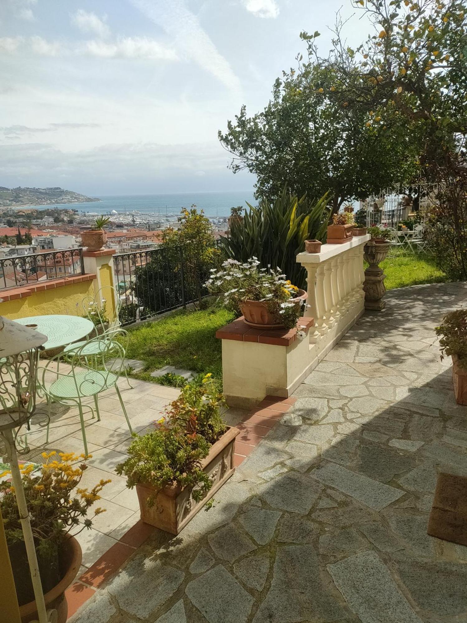 La Casa Del Sole Hotell Sanremo Eksteriør bilde